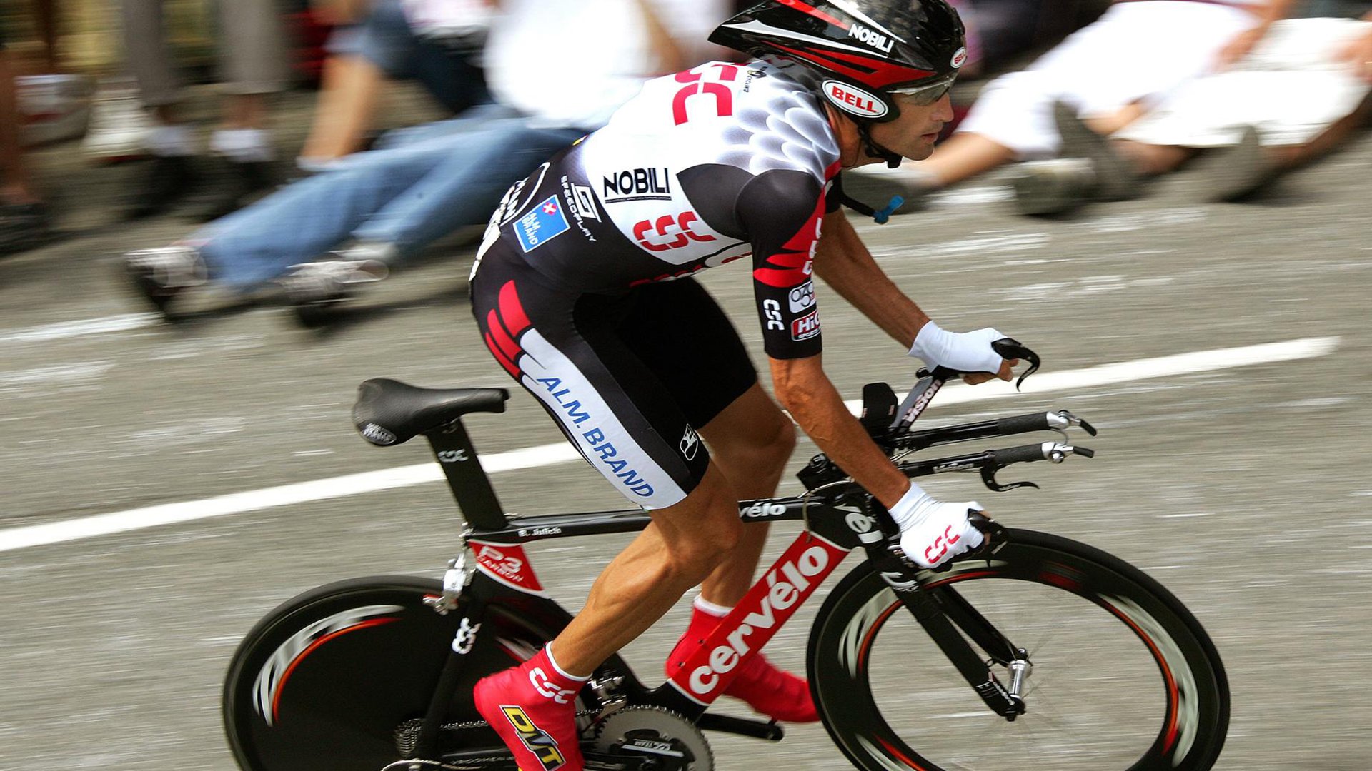 浓眉在防守端建立屏障湖人掌控节奏，湖人 浓眉