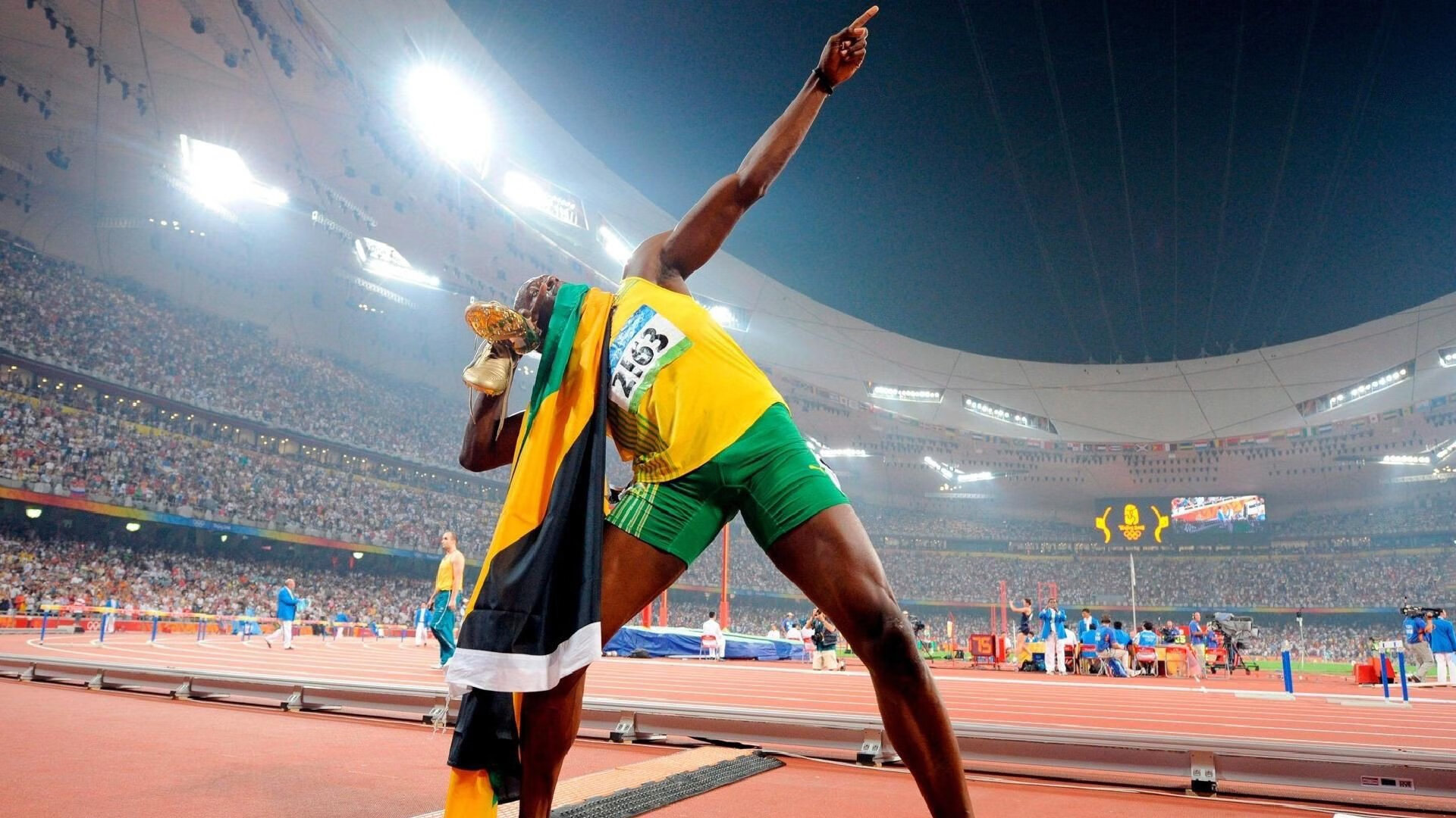 男子自由泳划水幅度全球对比，男子自由泳速度